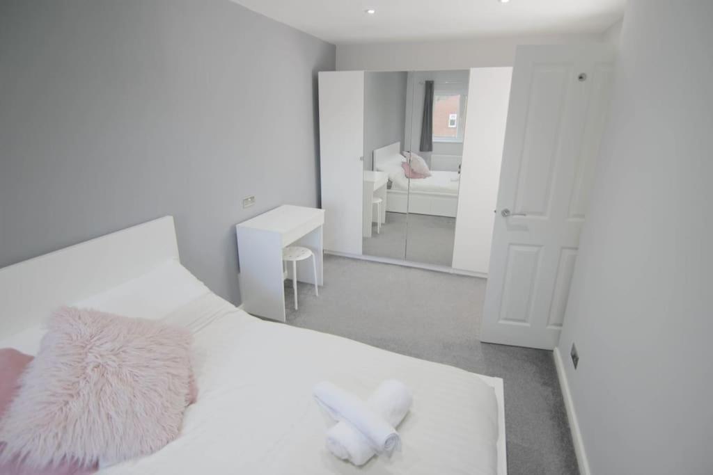 Villa 2 Bed House - Bhx - Nec à Solihull Extérieur photo